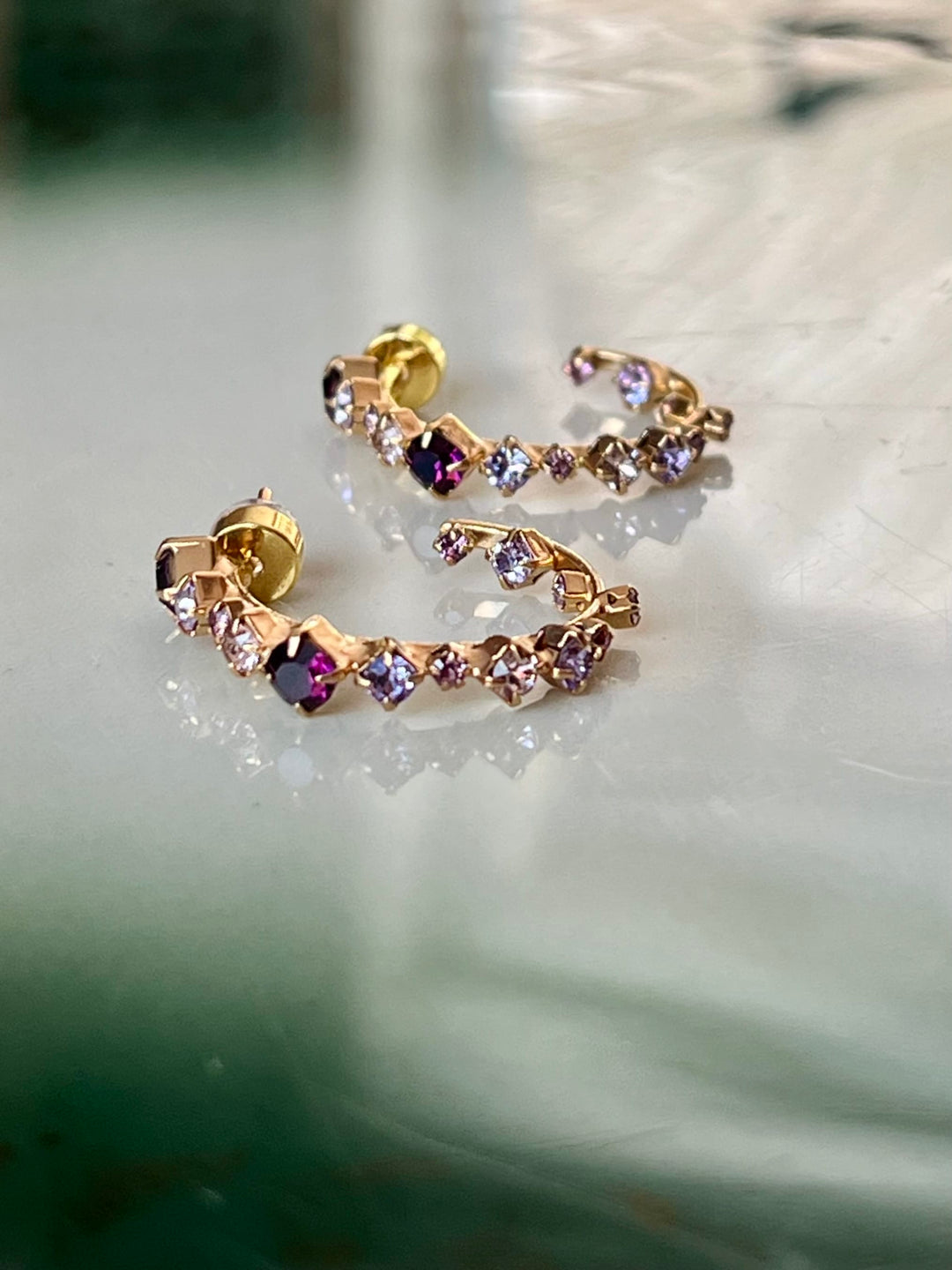 Caroline Svedbom øredobber Mini Antonia earrings - violet combo
