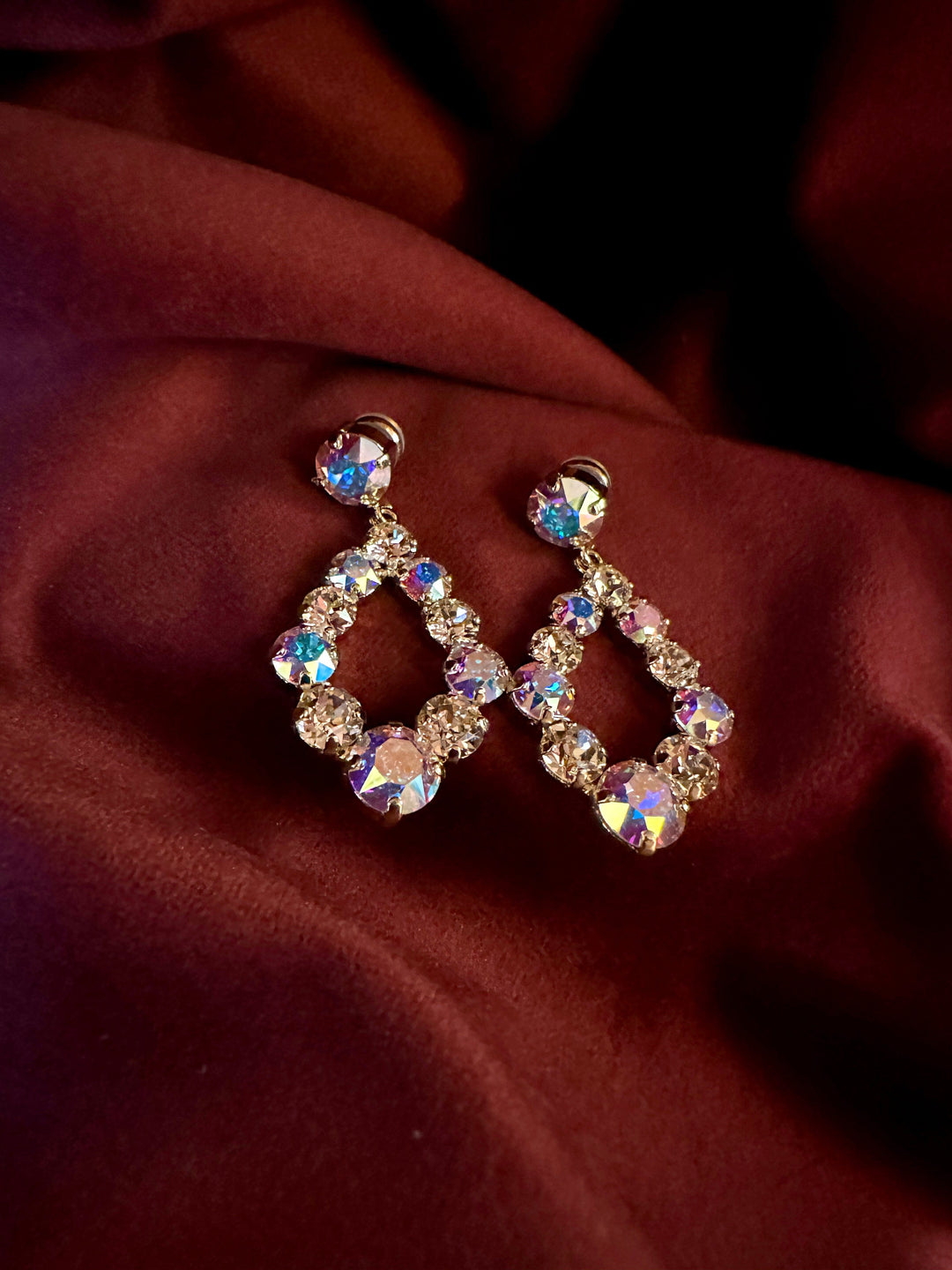 Caroline Svedbom øredobber Mini Delia earrings - Aurore Boreale/silk combo