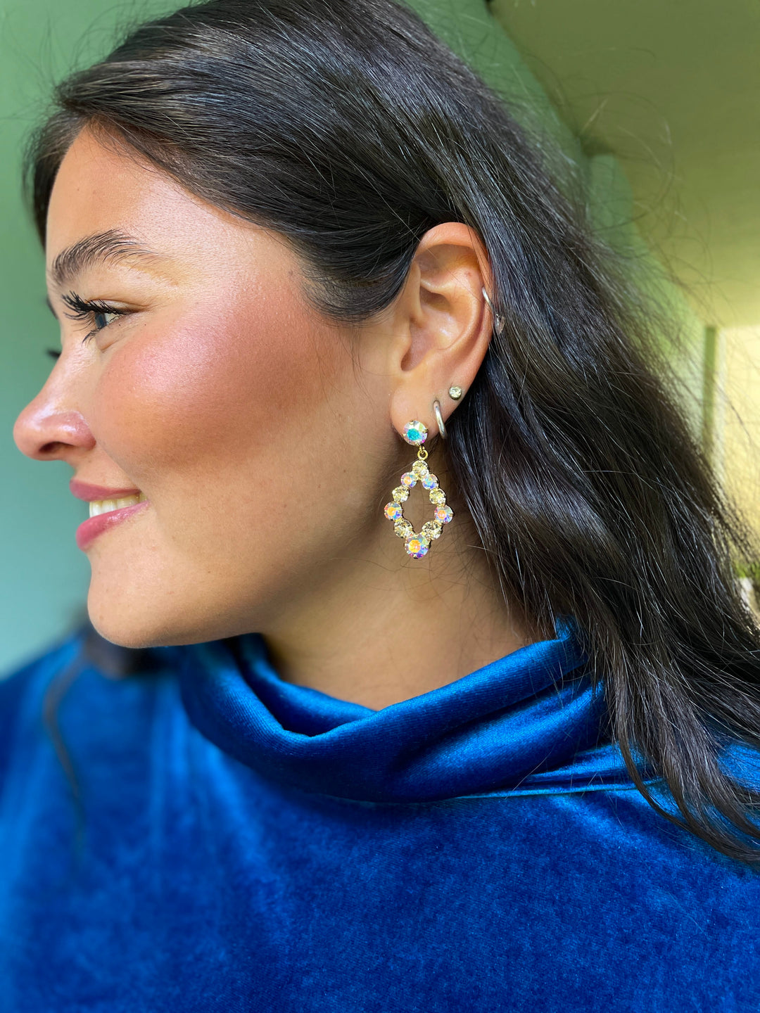 Caroline Svedbom øredobber Mini Delia earrings - Aurore Boreale/silk combo