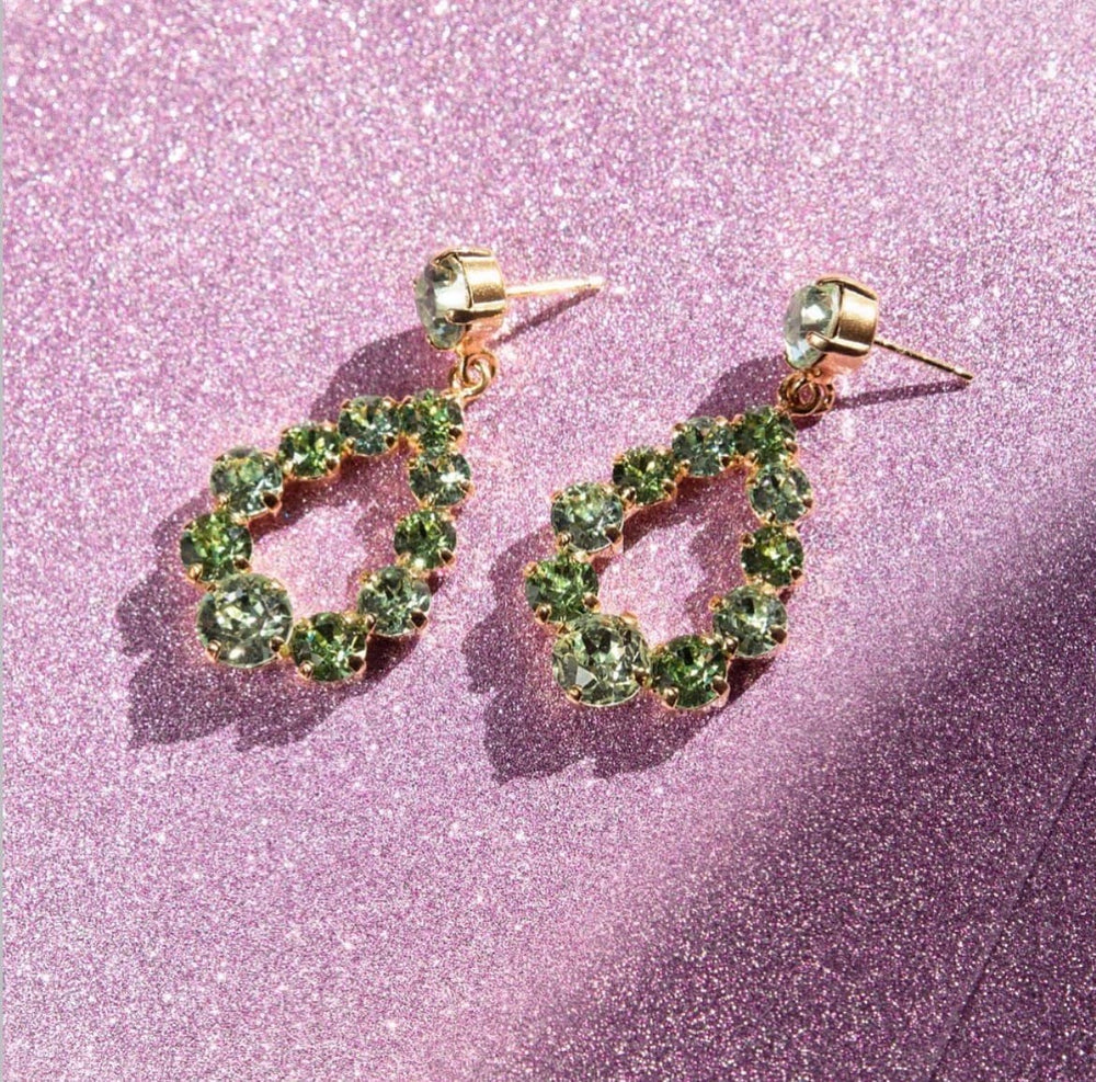 Caroline Svedbom øredobber Mini Delia earrings - Chrysolite/Peridot
