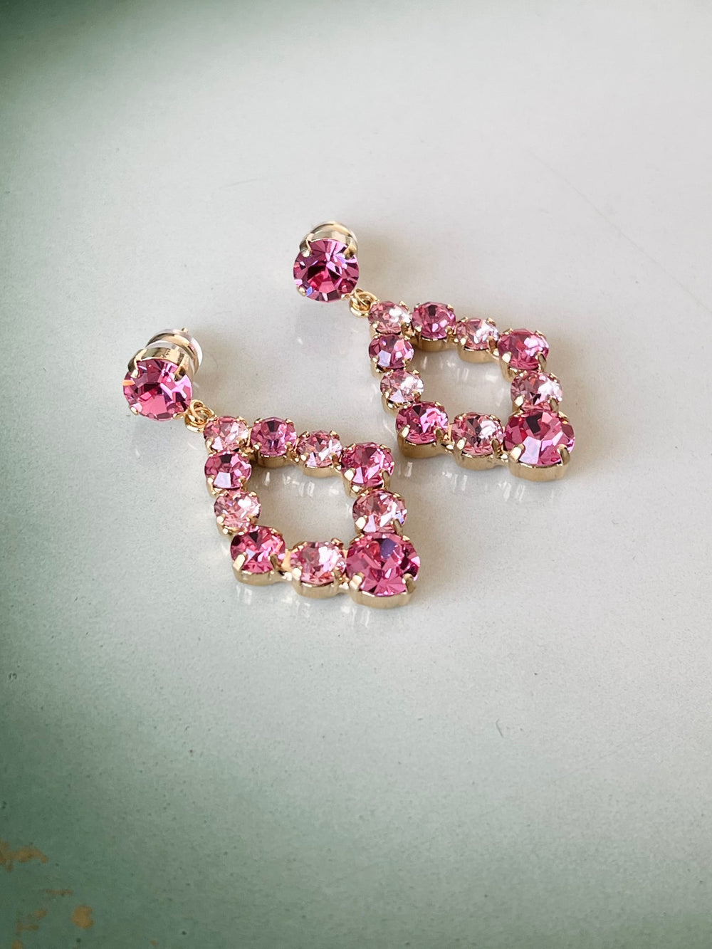 Caroline Svedbom øredobber Mini Delia earrings - pink combo