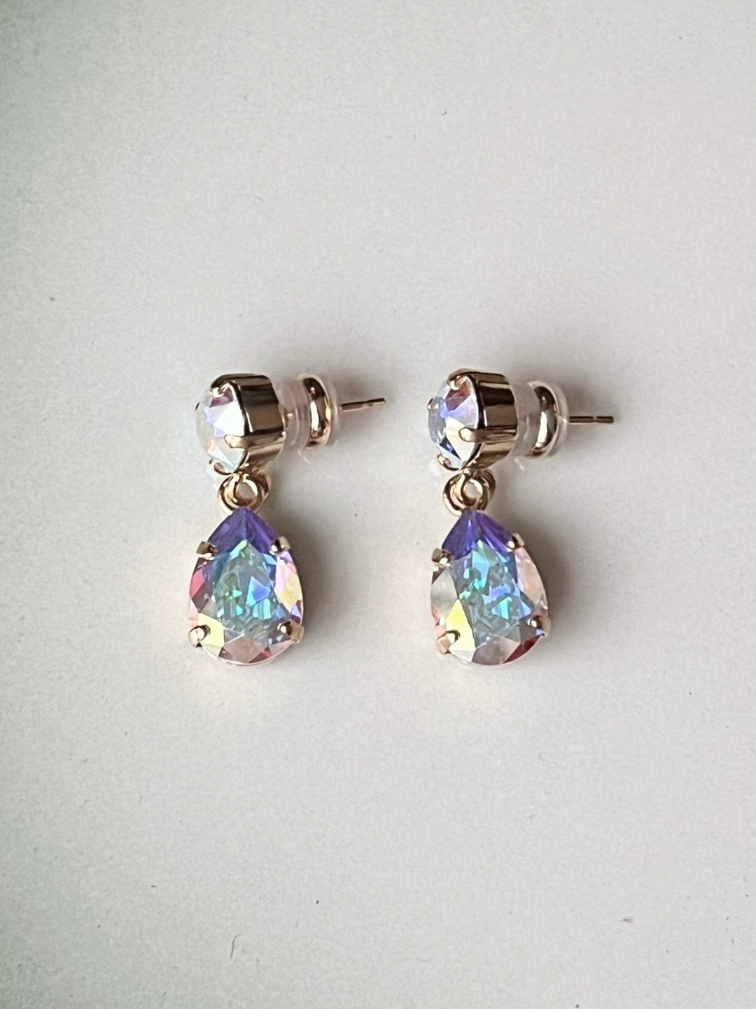 Caroline Svedbom øredobber Mini Drop earrings - aurore boreale