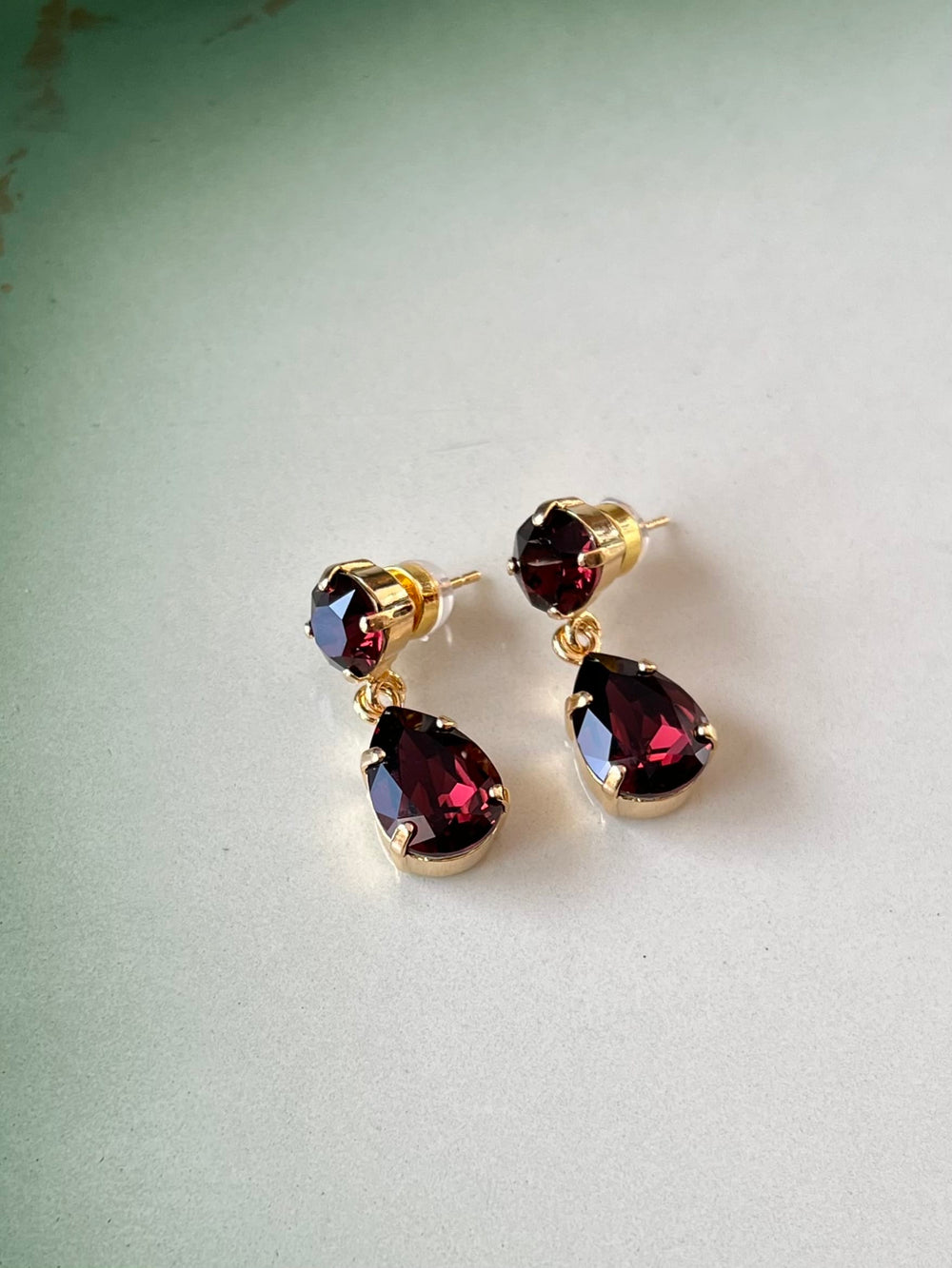 Caroline Svedbom øredobber Mini drop earrings - burgundy