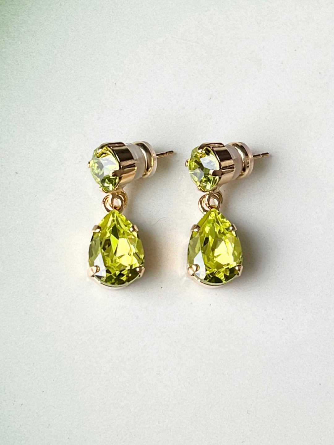Caroline Svedbom øredobber Mini drop earrings - citrus green