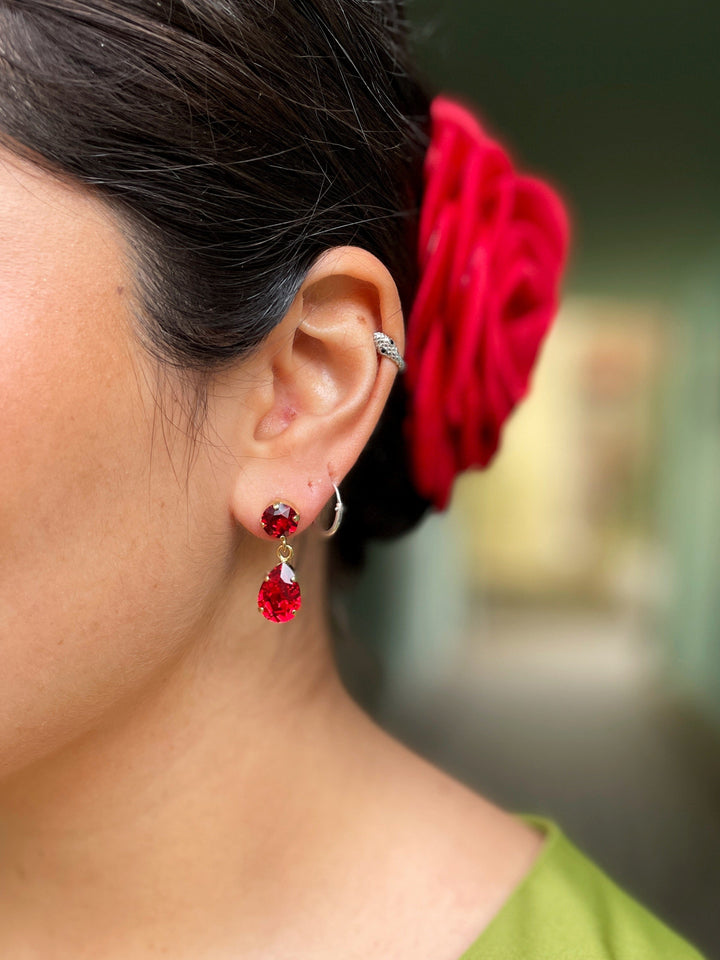 Caroline Svedbom øredobber Mini Drop earrings - scarlet