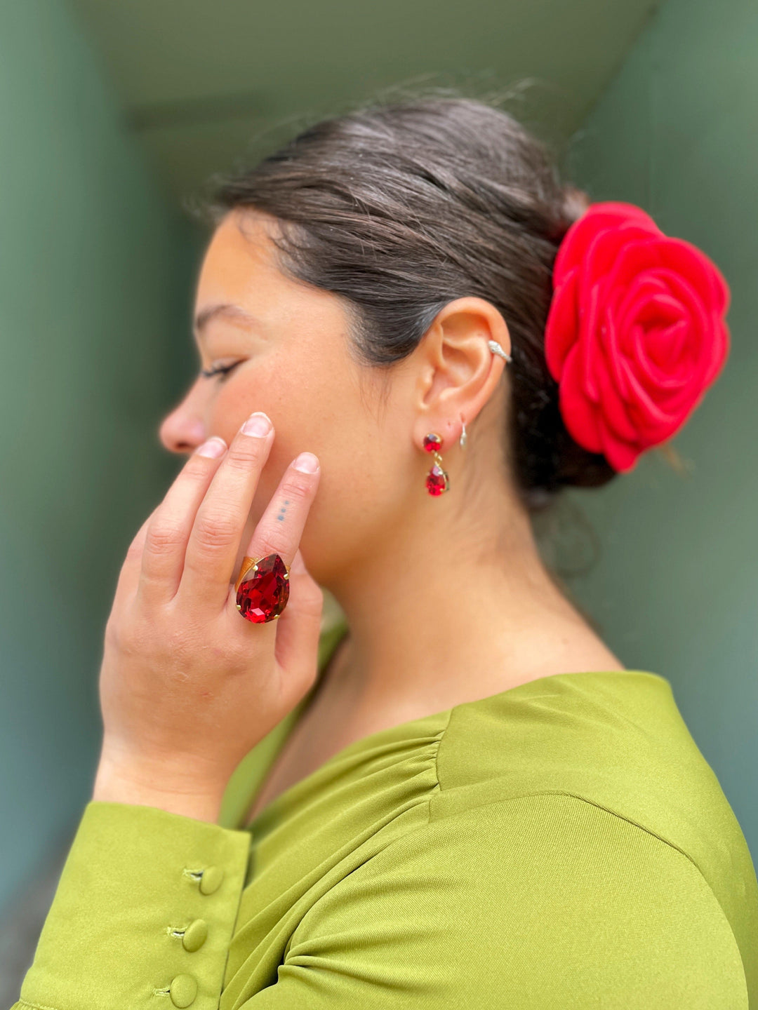 Caroline Svedbom øredobber Mini Drop earrings - scarlet