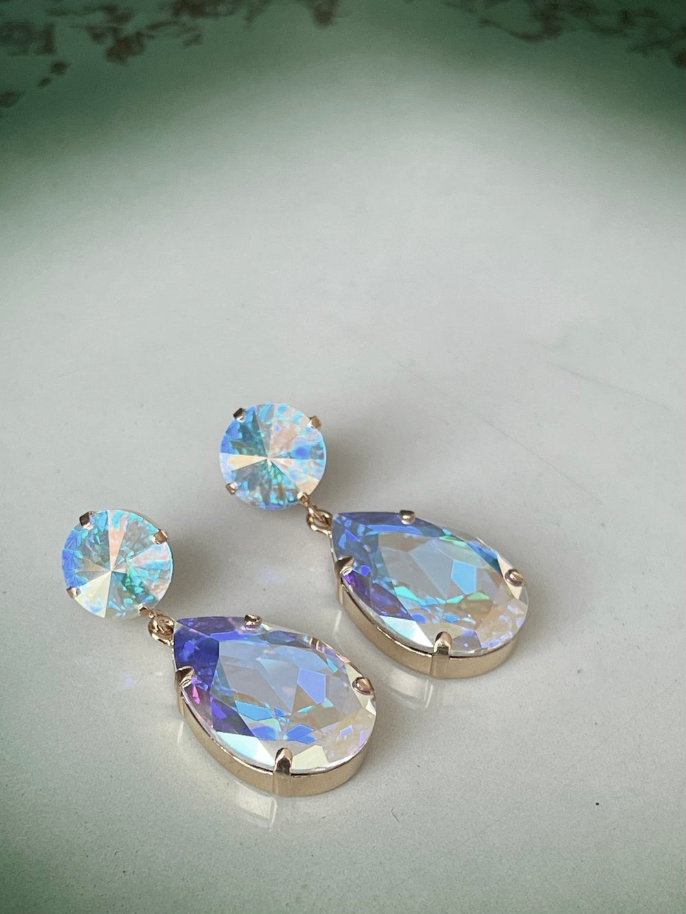 Caroline Svedbom øredobber Perfect drop earrings - aurore boreale