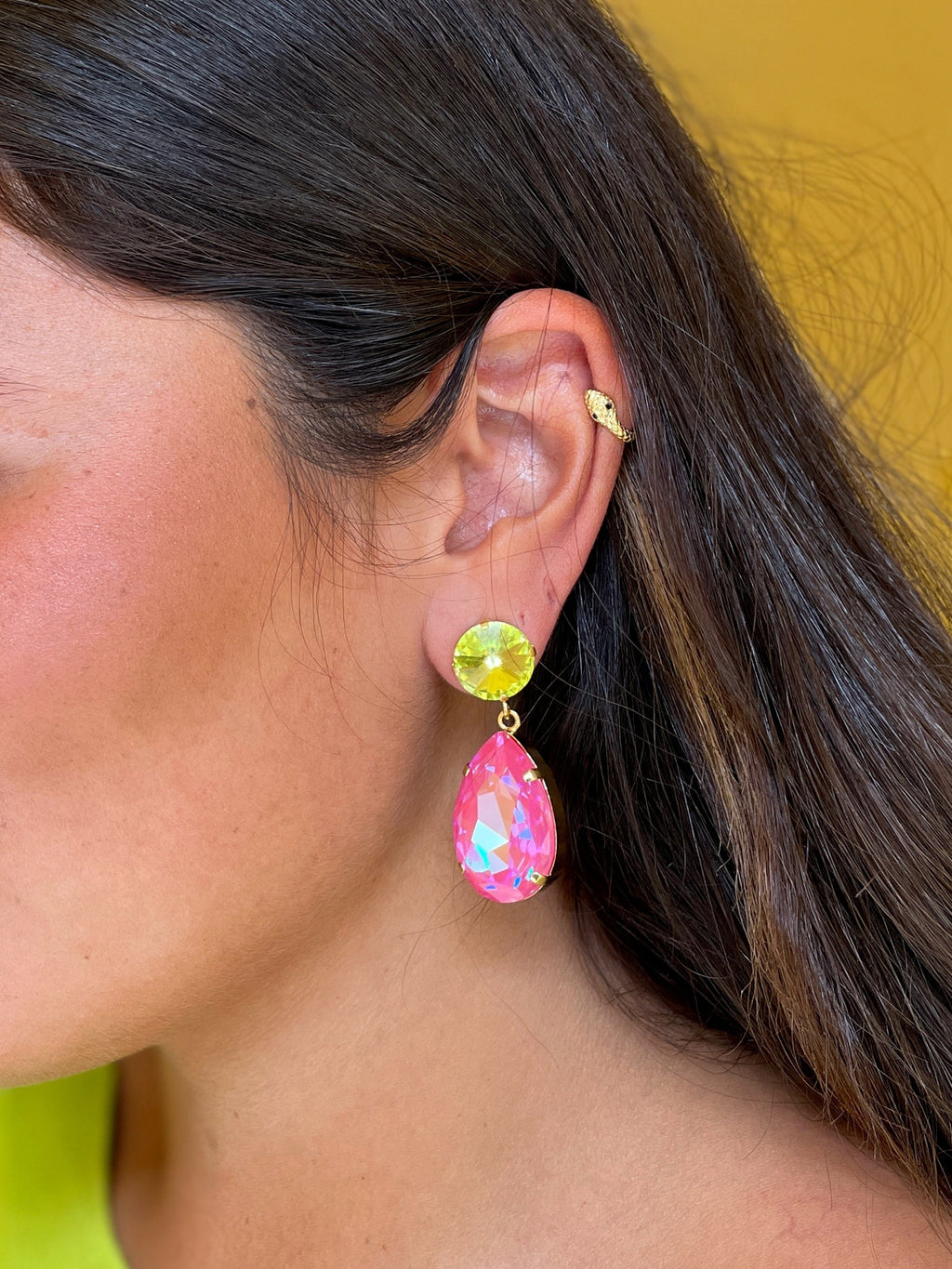 Caroline Svedbom øredobber Perfect drop earrings - citrus green/lotus pink delite