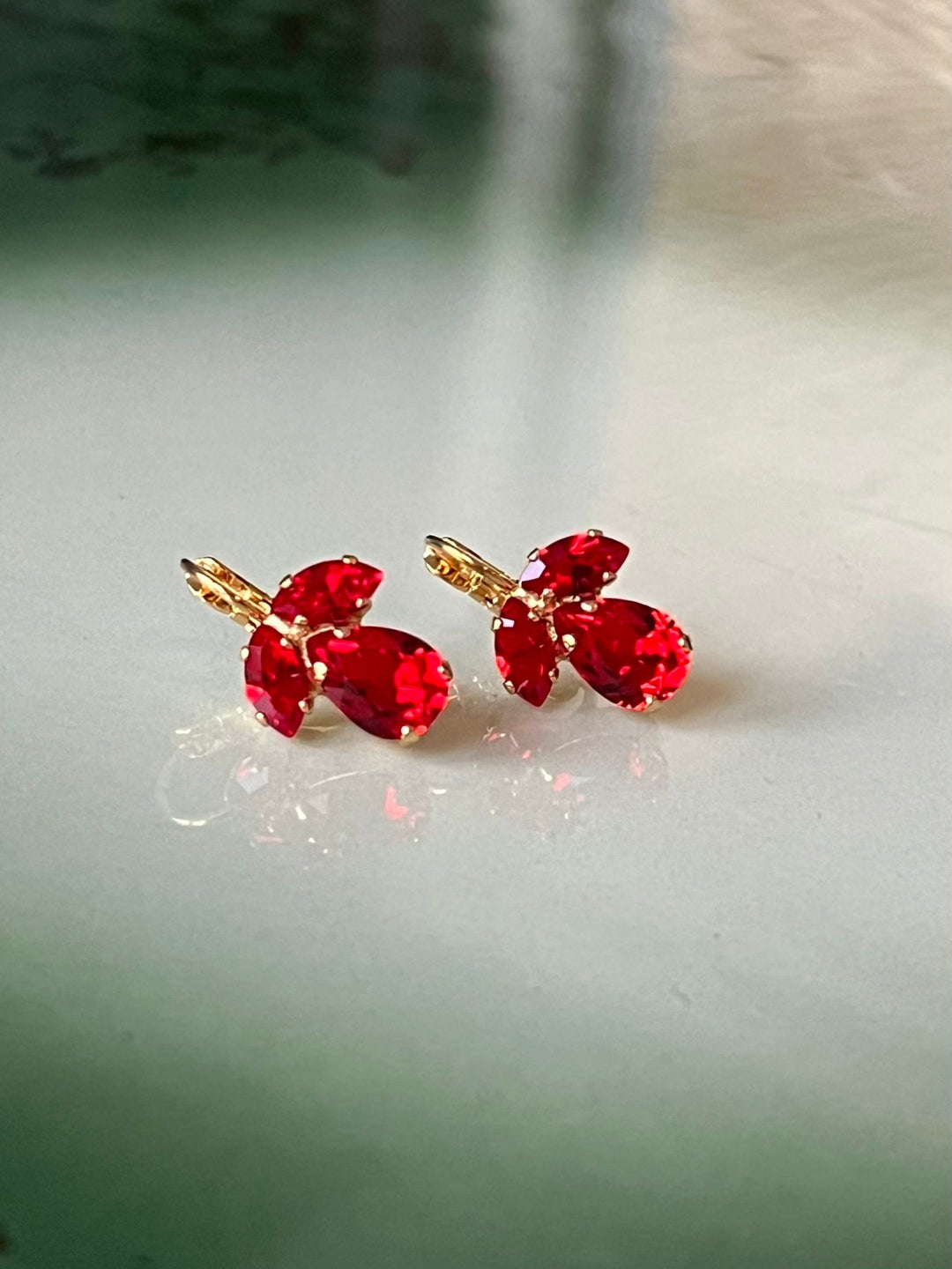 Caroline Svedbom øredobber Petite Timo earrings - light siam