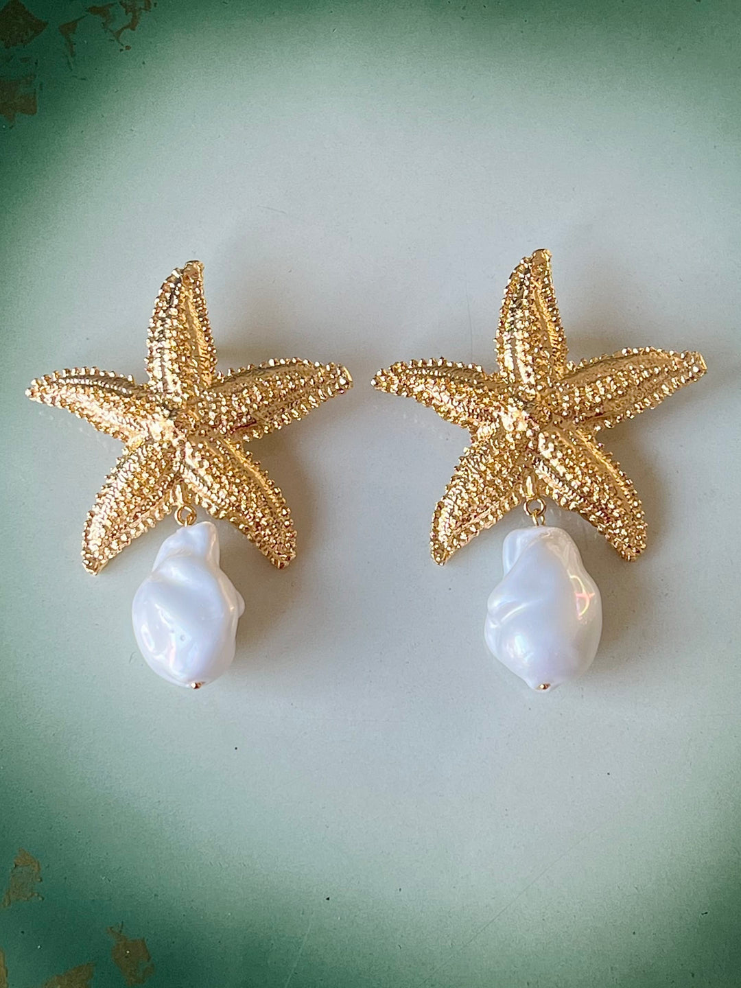 Caroline Svedbom øredobber Sea Star Statement earrings - pearl