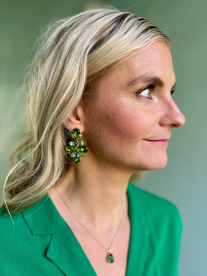 Caroline Svedbom øredobber Selene earrings - peridot/fern green