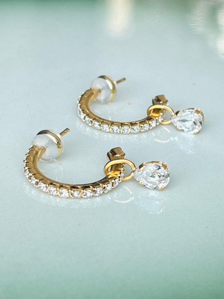 Caroline Svedbom øredobber Tracy loop earrings - crystal