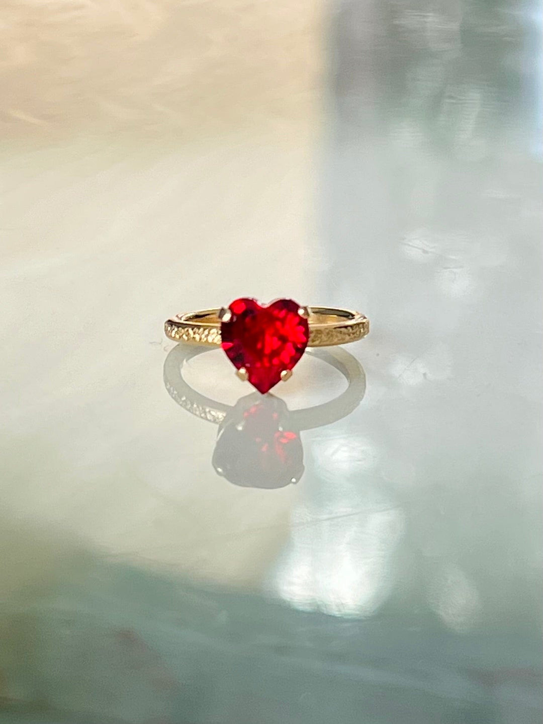 Caroline Svedbom ringer Heart ring - light siam