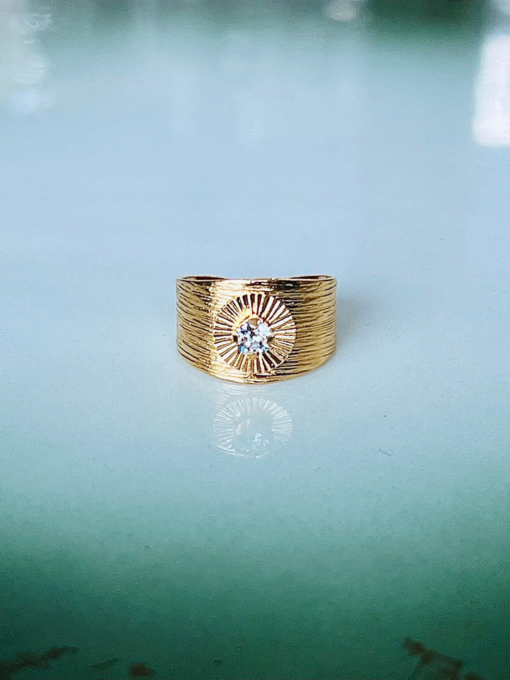 Caroline Svedbom ringer Odessa ring - crystal