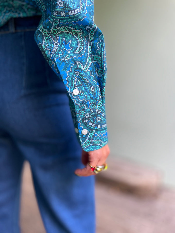Dianas Vintage Bluser Karro shirt paisley skjorte i bomull med paisleymønster i blått og grønt etisk produsert