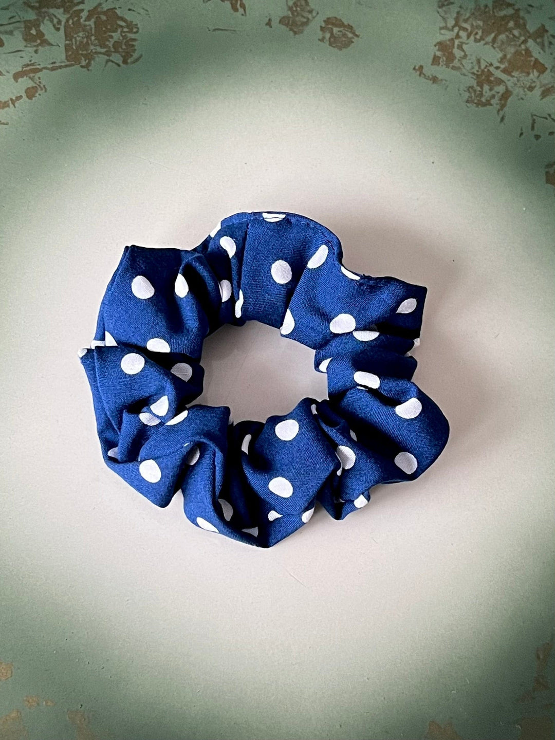 Dianas Vintage hårpynt Scrunchie av restestoff liten - blå med hvite prikker