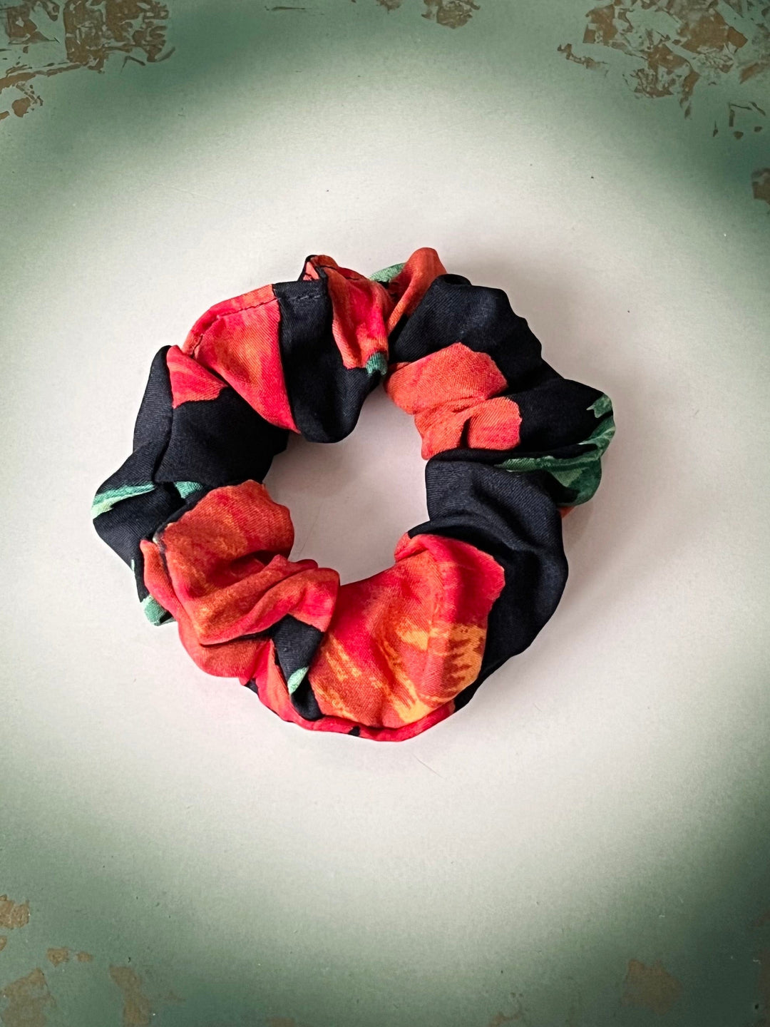 Dianas Vintage hårpynt Scrunchie av restestoff liten - poppy black
