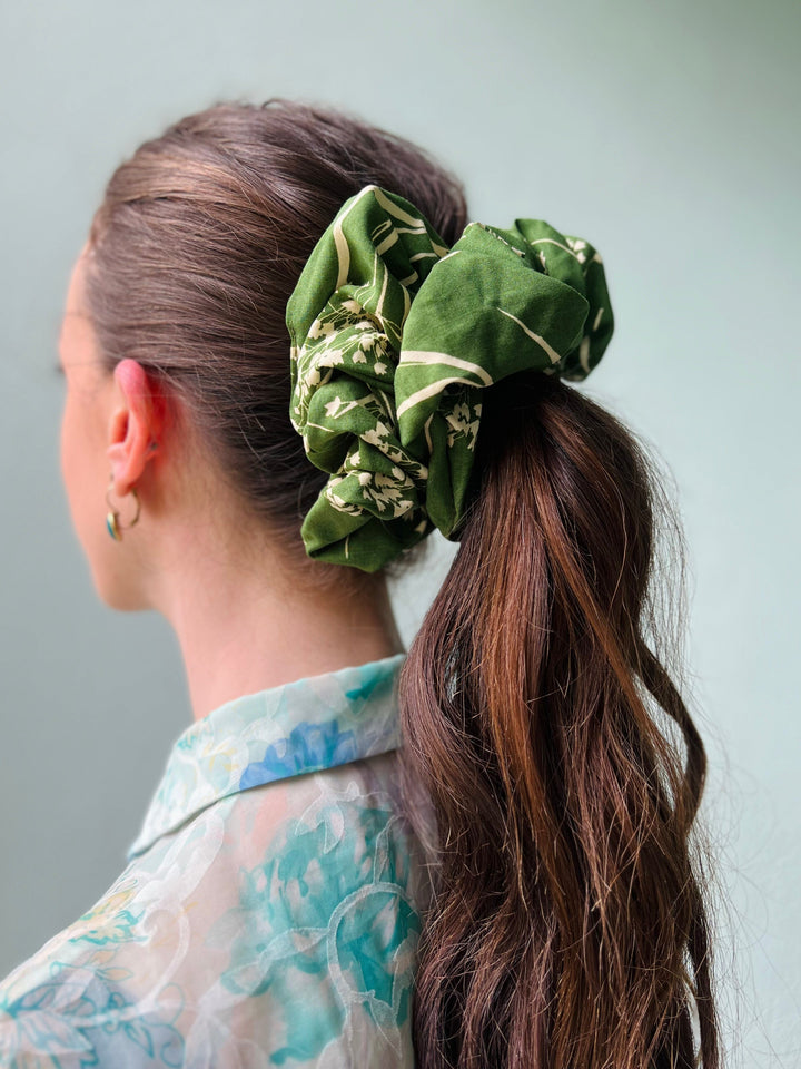 Dianas Vintage hårpynt Scrunchie av restestoff stor - green dream