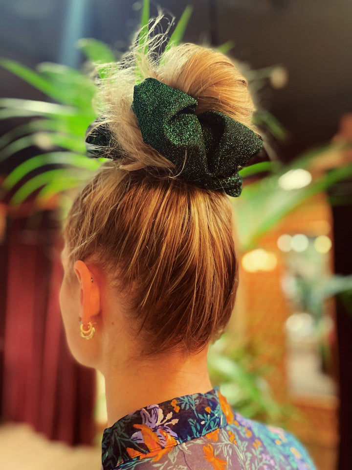 Dianas Vintage hårpynt Scrunchie av restestoff stor - grønn lurex