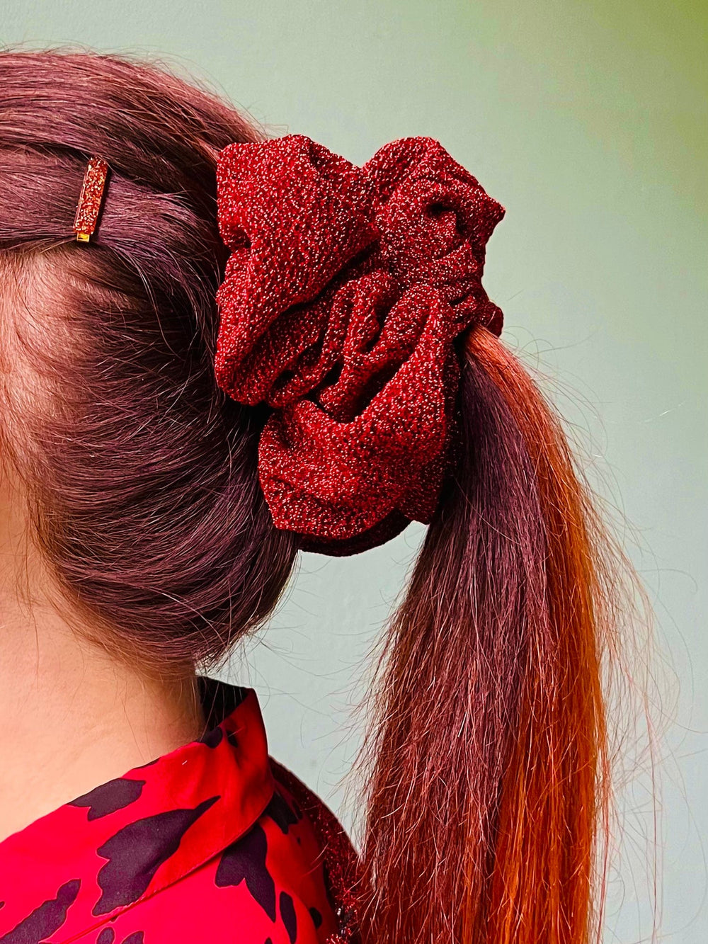 Dianas Vintage hårpynt Scrunchie av restestoff stor - rød lurex