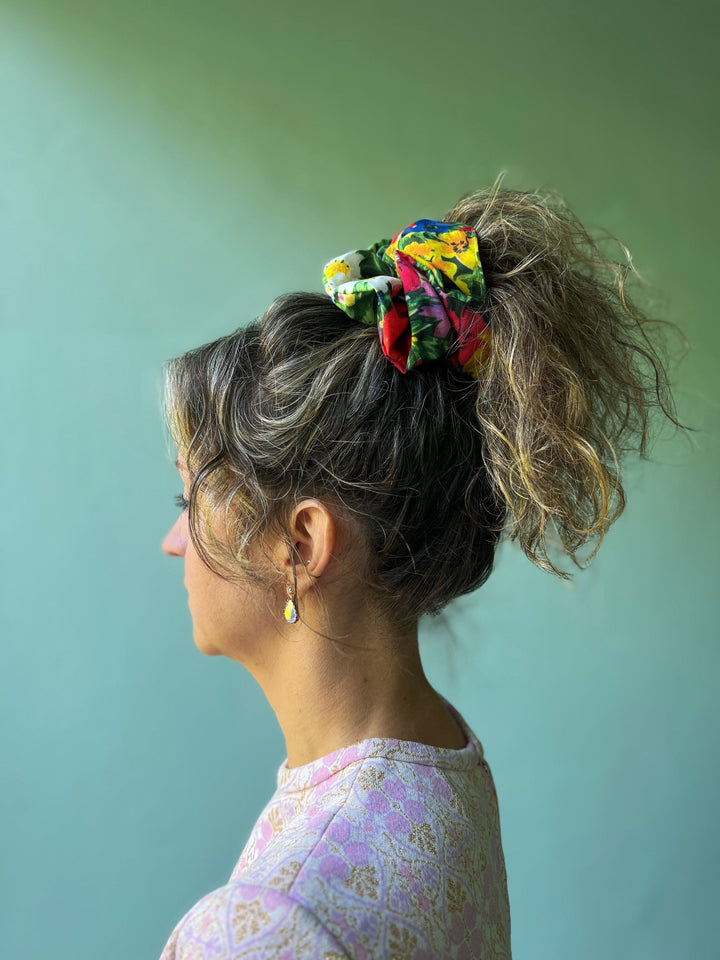 Dianas Vintage hårpynt Scrunchie av restestoff stor - wildflowers