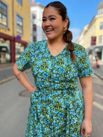 Last inn bildet i Galleri-visningsprogrammet, Dianas Vintage kjoler Betty Button dress - blue forest
