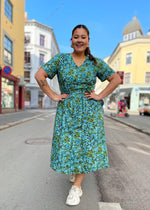 Last inn bildet i Galleri-visningsprogrammet, Dianas Vintage kjoler Betty Button dress - blue forest
