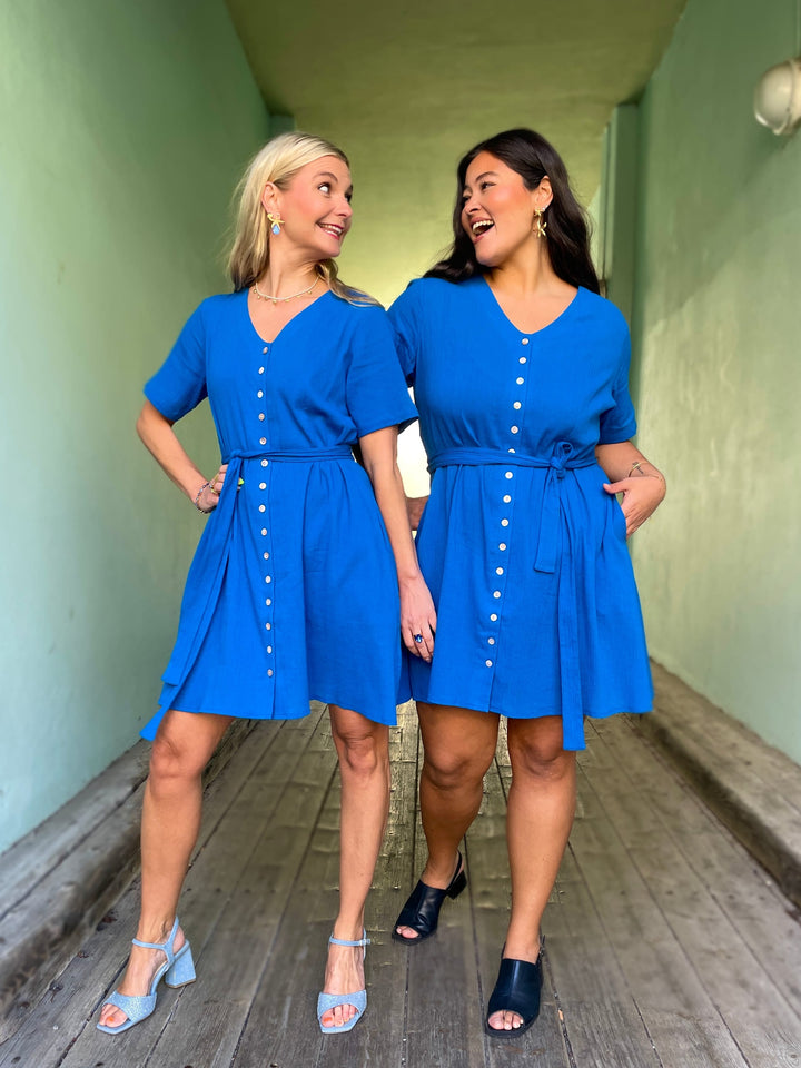 Dianas Vintage kjoler Betty Button dress - skydiver