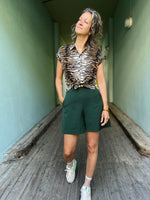 Last inn bildet i Galleri-visningsprogrammet, Dianas Vintage shorts Frida shorts - dark green
