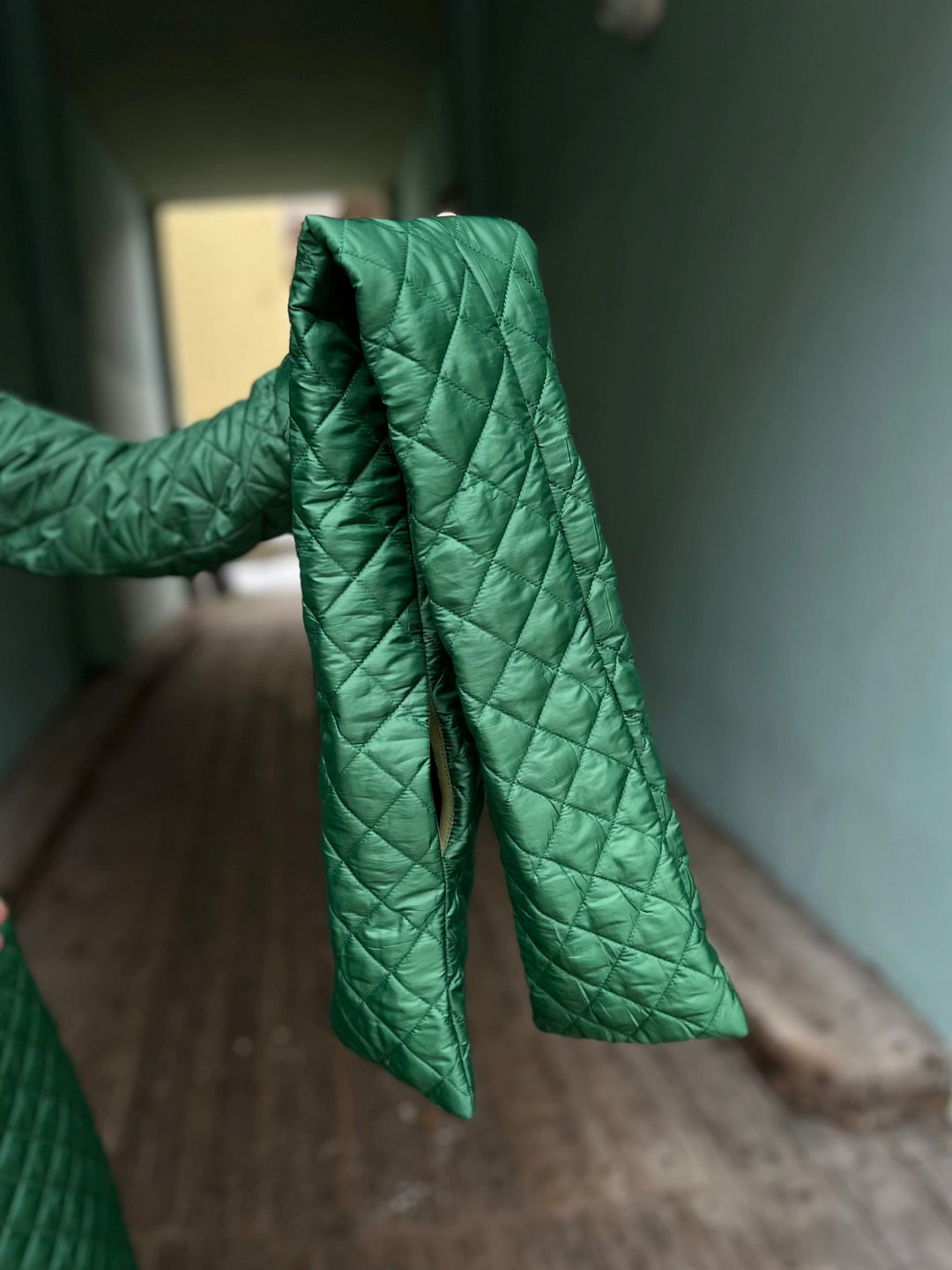 Dianas Vintage Skjerf Skjerf av vattert restestoff - quilt grønn