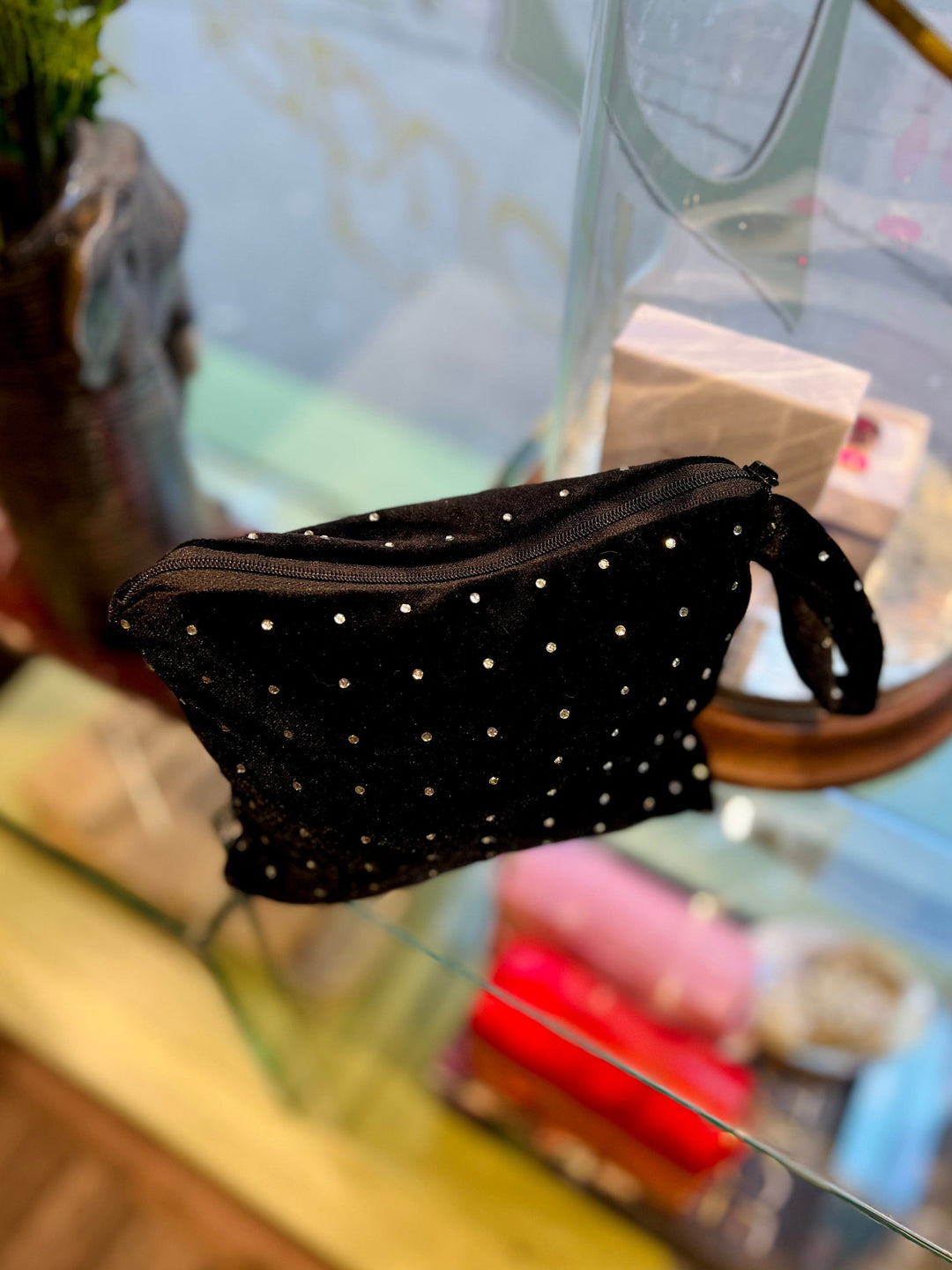 Dianas Vintage Sminkepung Sminkepung av restestoff -  svart velour med strass