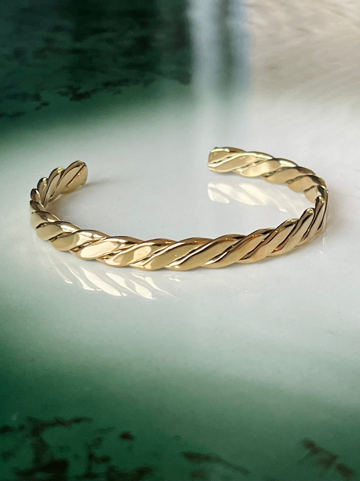 Frøken Dianas salonger armbånd Armbånd gulltvist