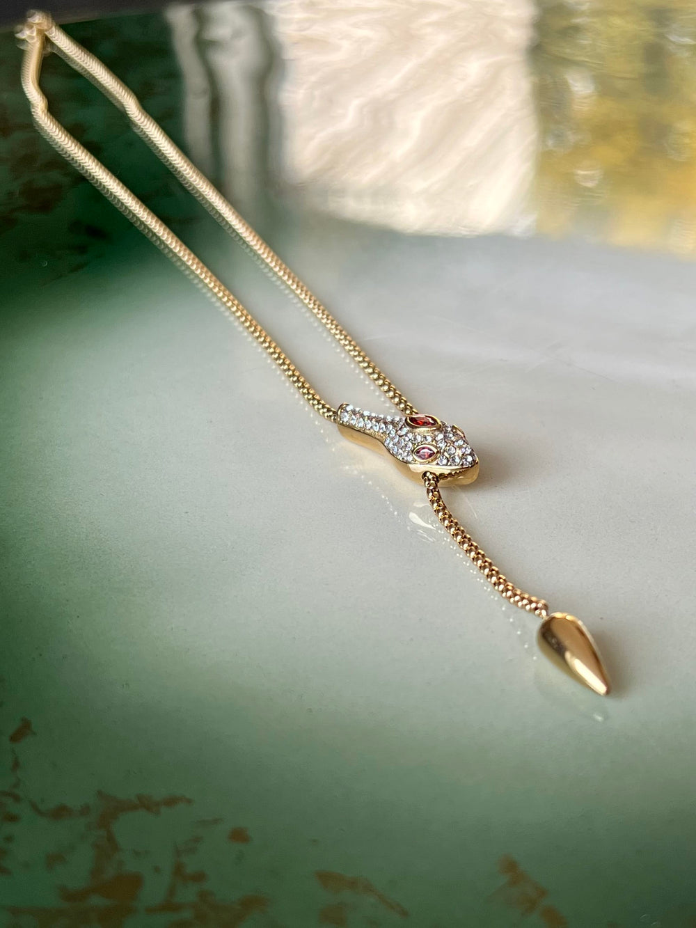Frøken Dianas salonger halskjeder Halskjede crystal snake
