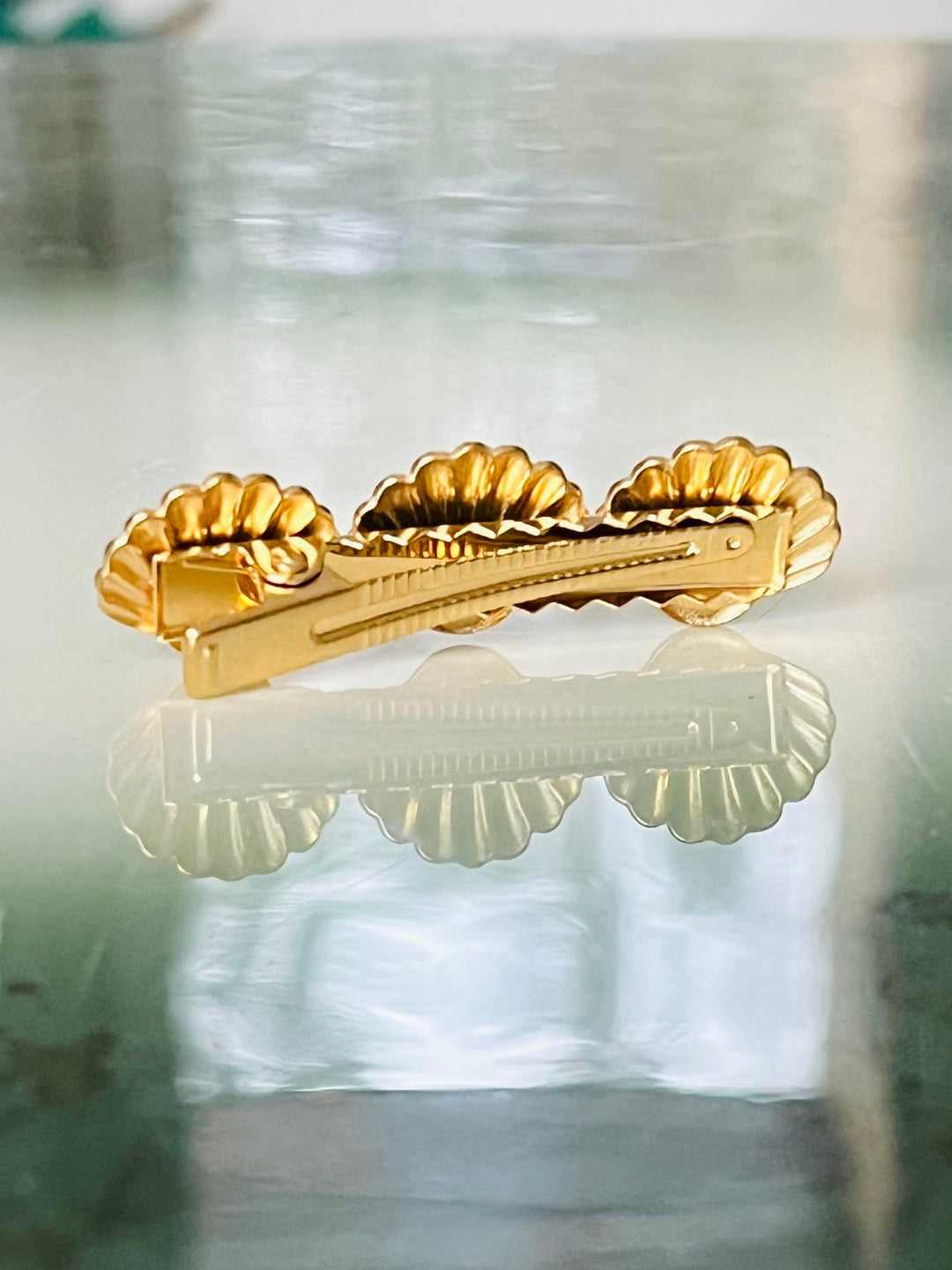 Frøken Dianas salonger Hårpynt Hårklemme skjell tre på rad - gull