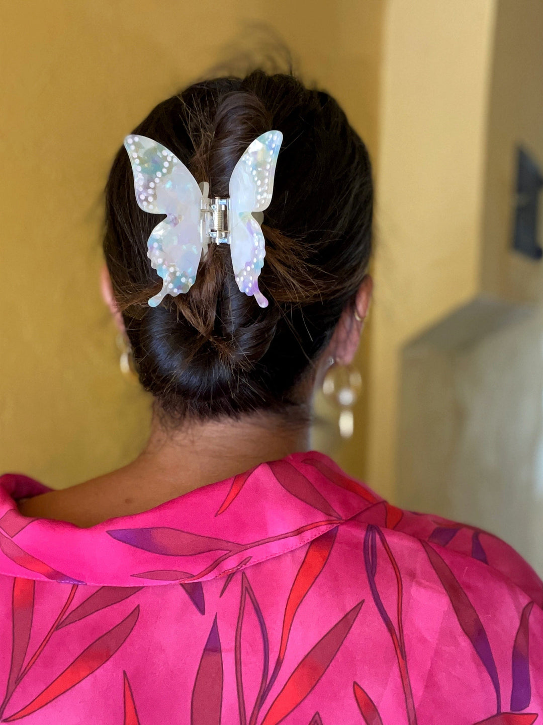 Frøken Dianas salonger hårpynt Hårklype - stor sommerfugl - kremhvit/lilla