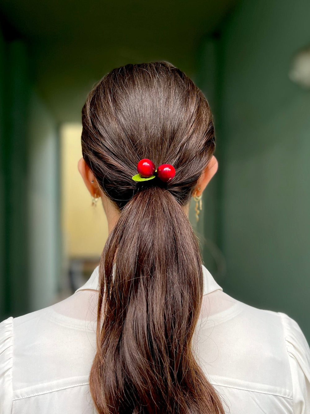 Frøken Dianas salonger Hårpynt Hårstrikk med kirsebær