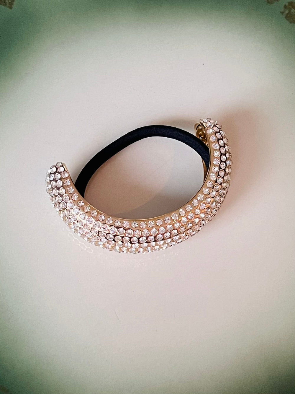 Frøken Dianas salonger Hårpynt Hårstrikk stor cuff med strass - gull