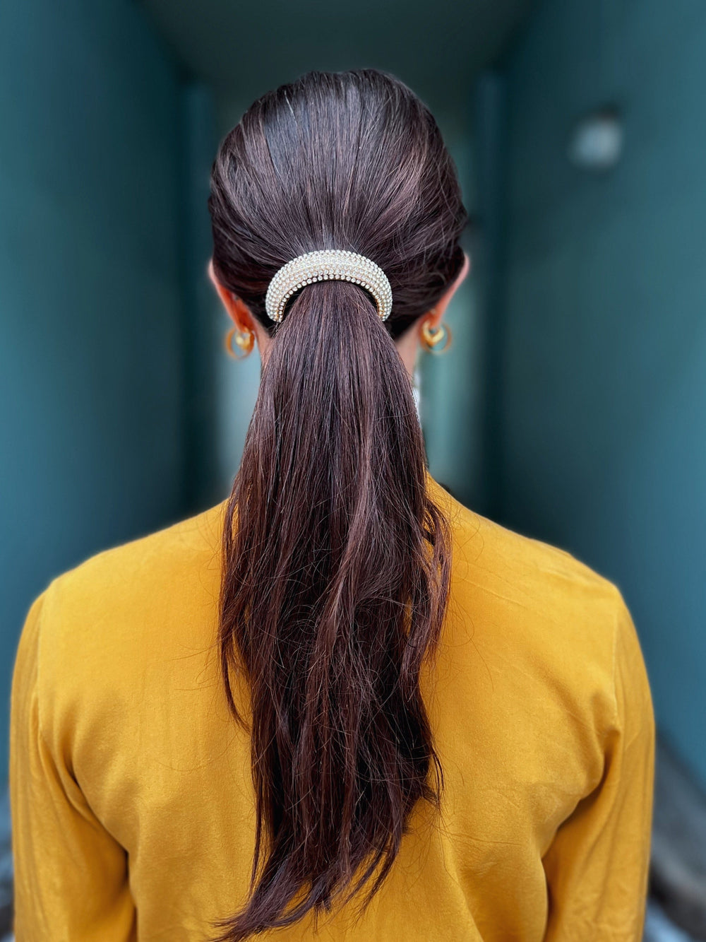 Frøken Dianas salonger Hårpynt Hårstrikk stor cuff med strass - gull