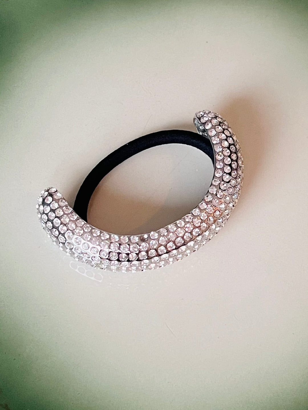 Frøken Dianas salonger Hårpynt Hårstrikk stor cuff med strass - sølv