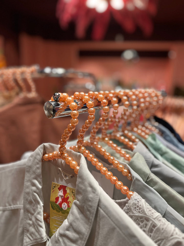 Frøken Dianas Salonger Kleshenger Perlehenger rosa