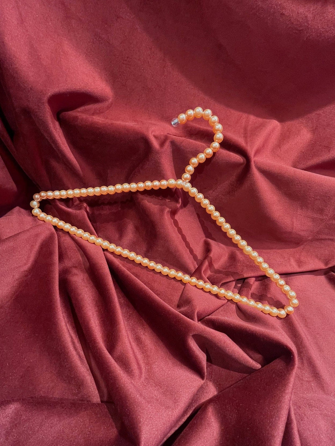 Frøken Dianas Salonger Kleshenger Perlehenger rosa