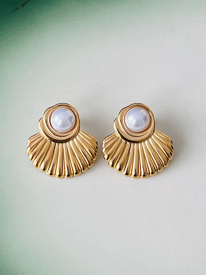 Frøken Dianas salonger øredobber Øredobber perle i skjell