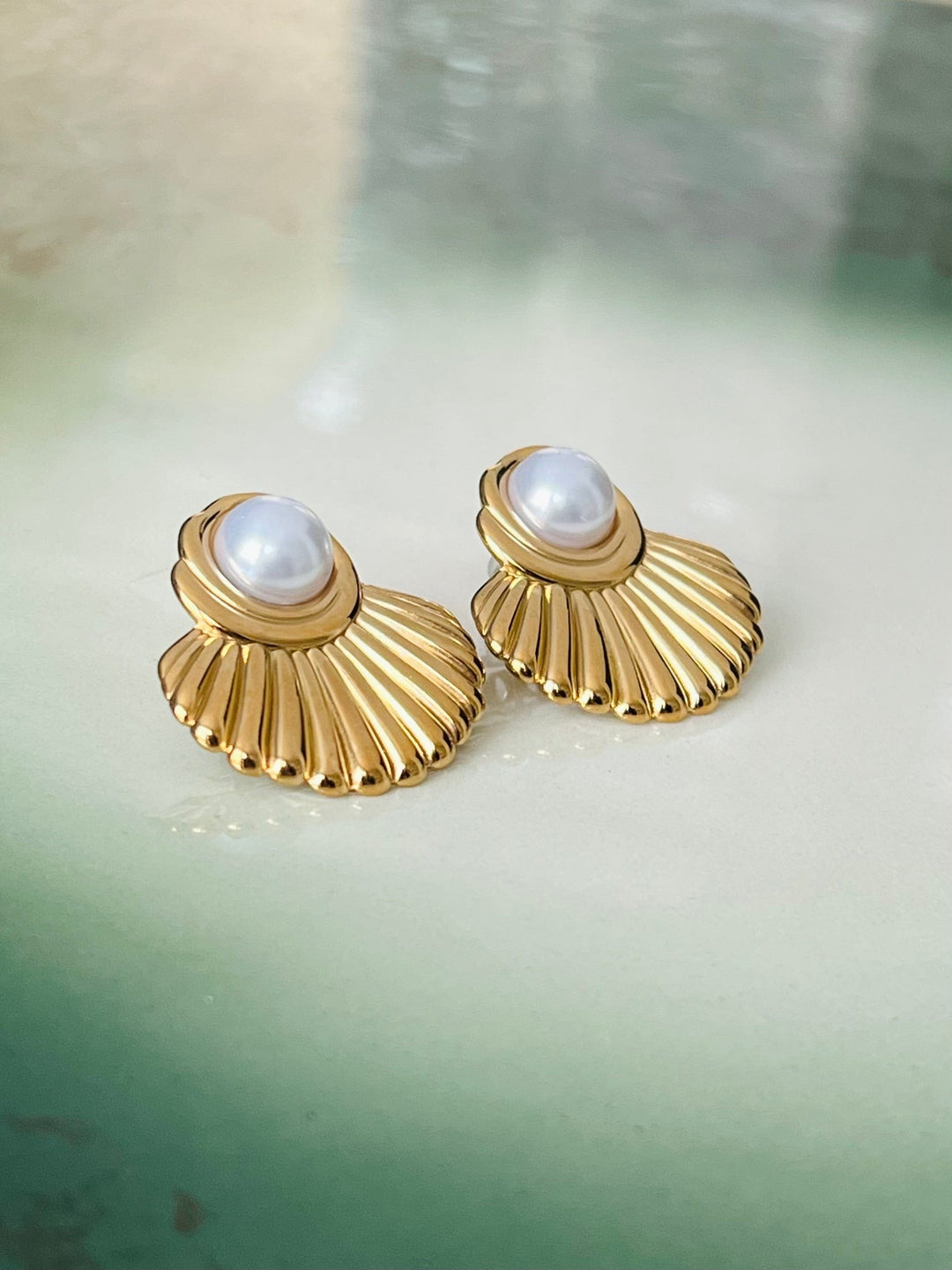 Frøken Dianas salonger øredobber Øredobber perle i skjell