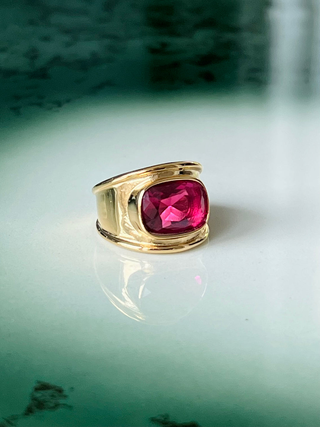 Frøken Dianas salonger ringer Ring fuchsia sten