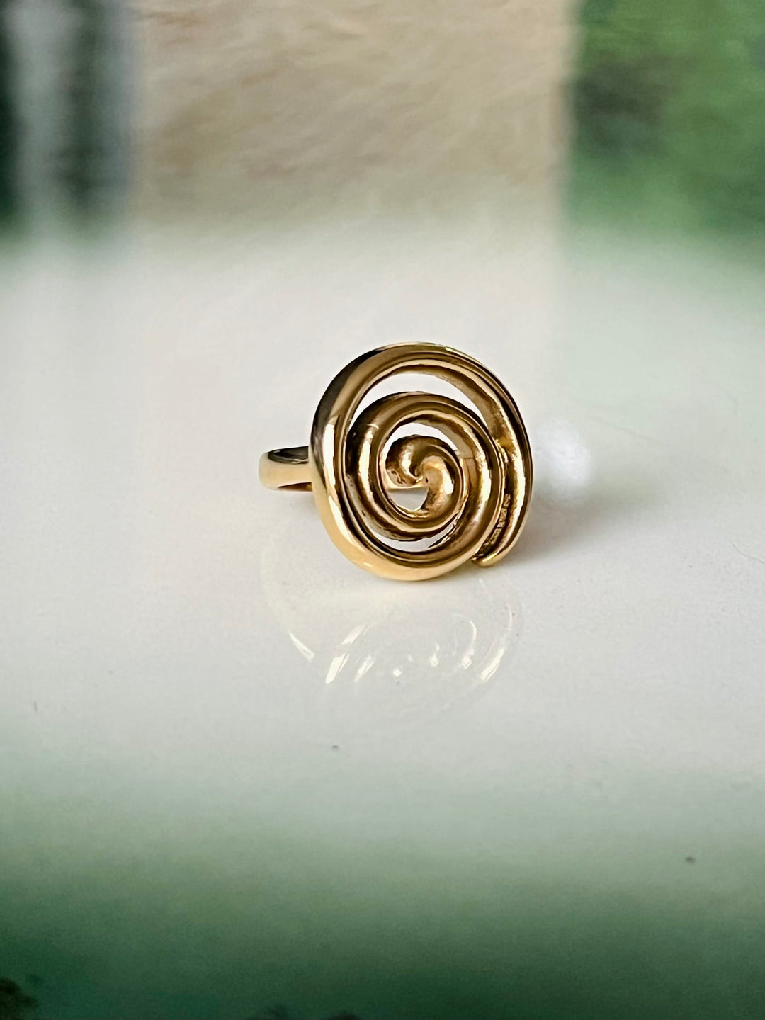 Frøken Dianas salonger ringer Ring gullsprial