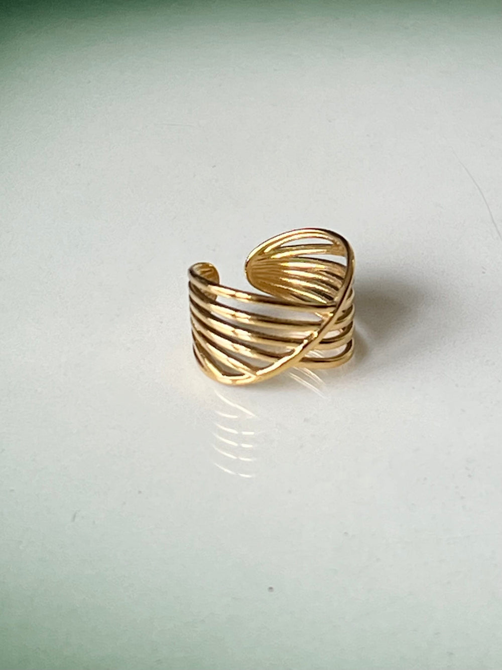Frøken Dianas salonger ringer Ring gulltvist
