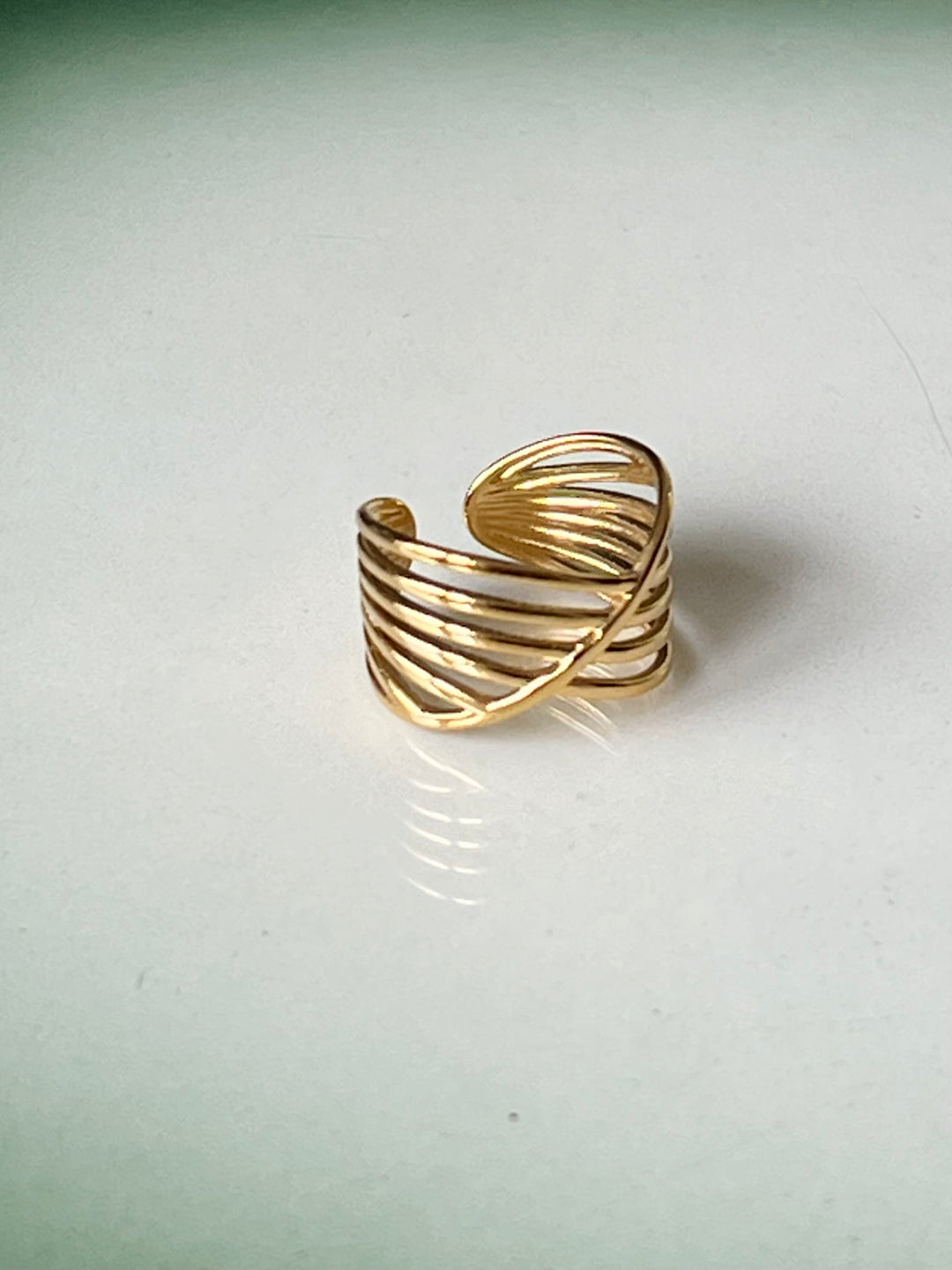 Frøken Dianas salonger ringer Ring gulltvist