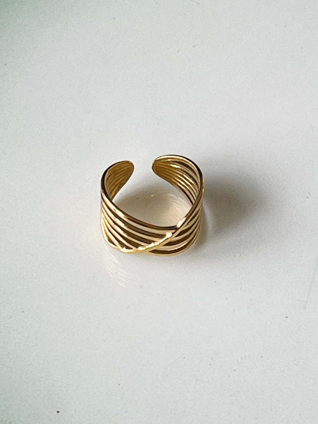 Frøken Dianas salonger ringer Ring gulltvist