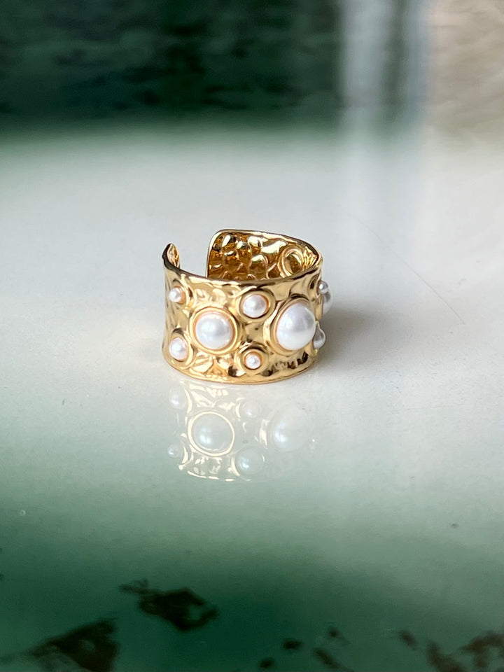 Frøken Dianas salonger ringer Ring perlegull