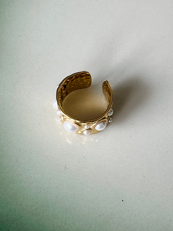 Frøken Dianas salonger ringer Ring perlegull